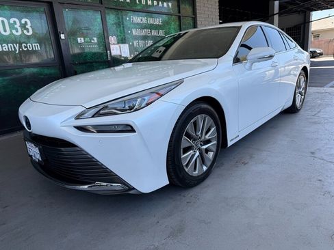 Used 2022 Toyota Mirai w/ Advanced Technology Package RWD image 1
