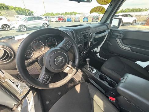 Used 2015 Jeep Wrangler Unlimited Sport w/ Connectivity Group AWD/4WD image 12