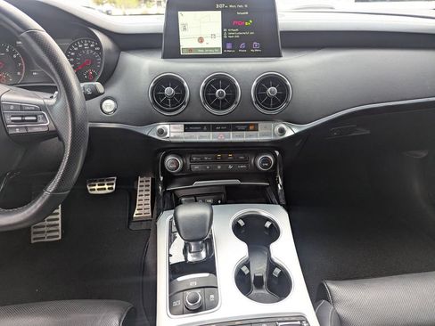 Used 2020 Kia Stinger GT2 image 13