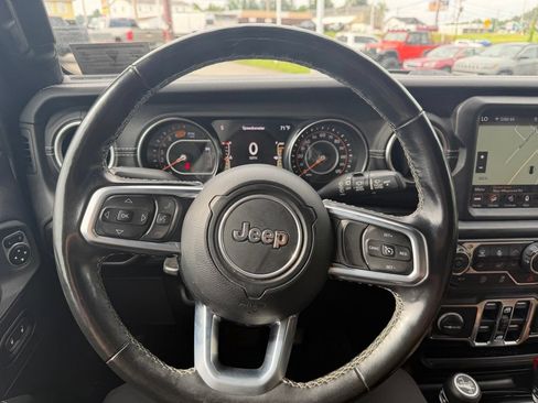 Used 2020 Jeep Wrangler Unlimited Sahara AWD/4WD image 25