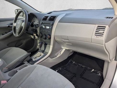 Used 2010 Toyota Corolla LE image 19