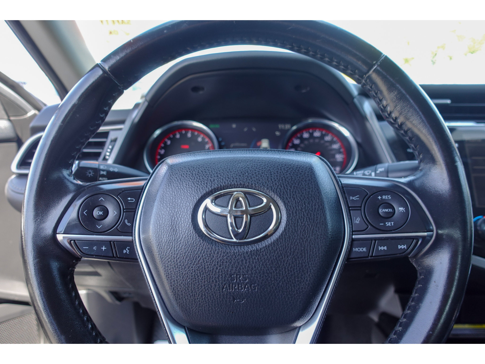 Used 2020 Toyota Camry XSE FWD image 13