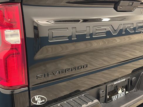 Used 2022 Chevrolet Silverado 1500 Custom Trail Boss w/ LPO, Dark Essentials Package AWD/4WD image 37