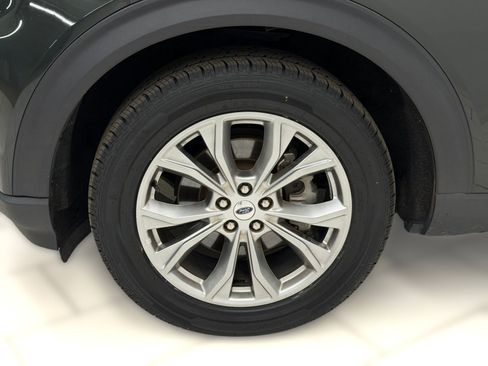 Used 2023 Ford Explorer XLT w/ Equipment Group 202A AWD/4WD image 10