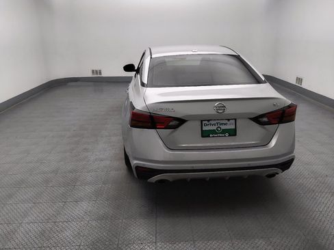 Used 2019 Nissan Altima 2.5 SL FWD image 6