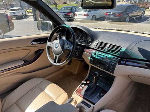 Used 2004 BMW 330Ci Convertible RWD image 9