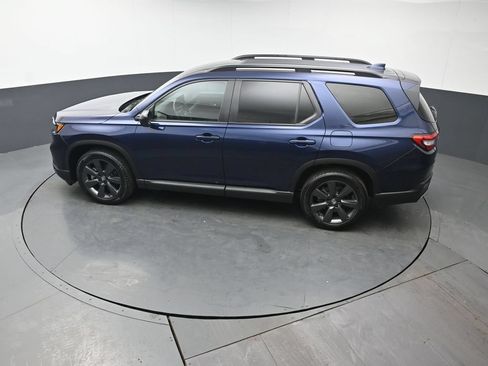 Used 2025 Honda Pilot Sport image 39