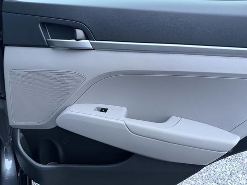 Used 2020 Hyundai Elantra SE w/ Cargo Package (C1) image 29