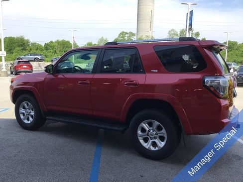 Used 2021 Toyota 4Runner SR5 Premium AWD/4WD image 10