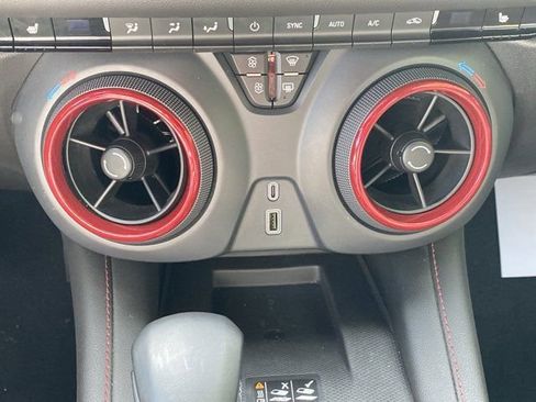 Used 2025 Chevrolet Blazer RS FWD image 28