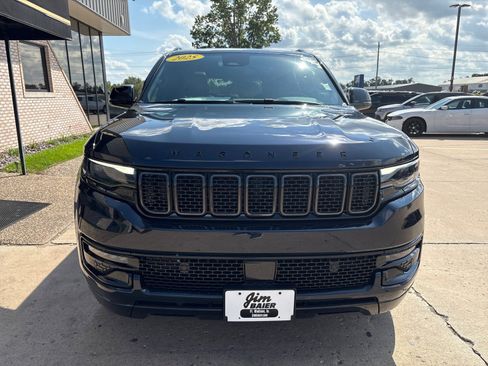 New 2025 Jeep Wagoneer L Series II w/ Premium Group I image 9