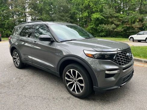 Used 2023 Ford Explorer ST-Line AWD/4WD image 2