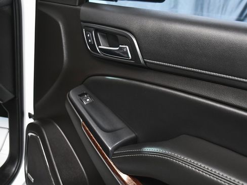 Used 2017 GMC Yukon SLT w/ Open Road Package image 15