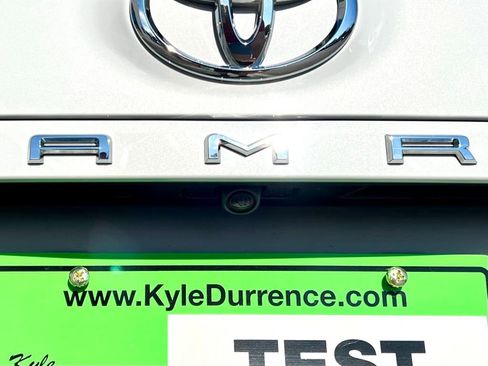 Used 2023 Toyota Camry SE image 6