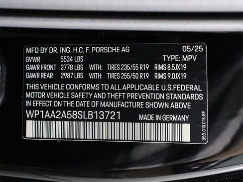 Certified 2025 Porsche Macan image 19