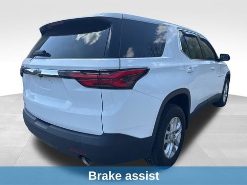 Used 2022 Chevrolet Traverse LS image 9