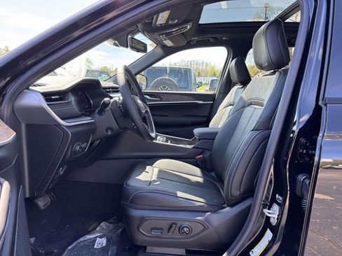 New 2026 Jeep Grand Cherokee Limited AWD/4WD image 4