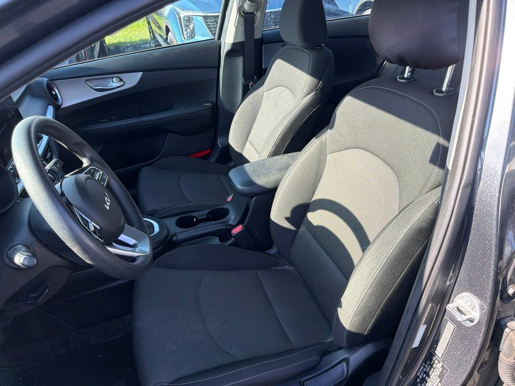 Certified 2023 Kia Forte LXS w/ LXS Technology Package FWD image 11