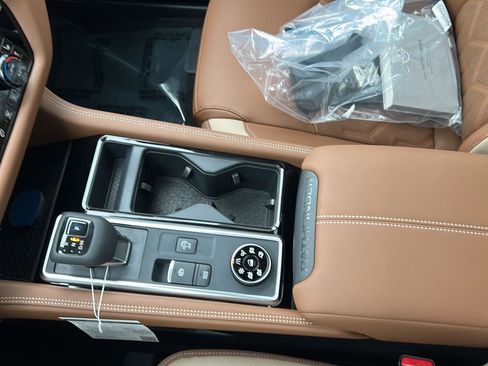 New 2026 Nissan Pathfinder Platinum w/ Cargo Package image 19