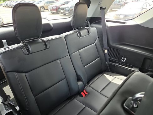 Used 2023 Ford Explorer XLT w/ Equipment Group 202A AWD/4WD image 50