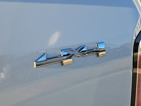 Used 2018 GMC Canyon SLT w/ Trailering Package image 6