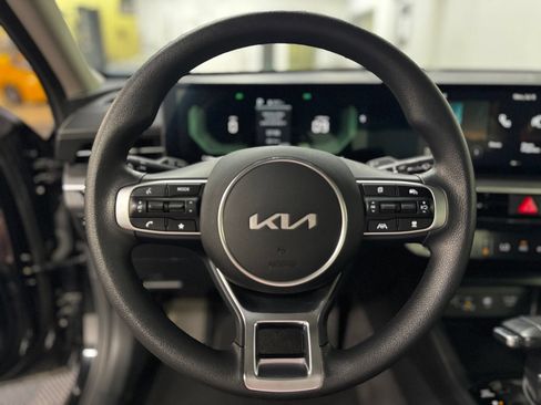 Used 2025 Kia K5 LXS FWD image 13