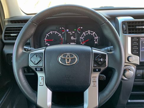 Used 2022 Toyota 4Runner SR5 Premium image 9