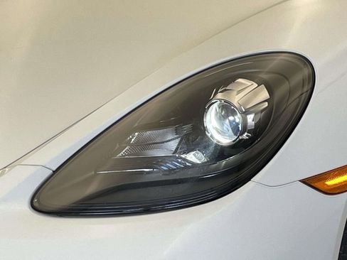 Used 2021 Porsche 718 Boxster Spyder RWD image 15