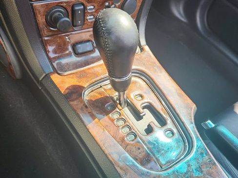 Used 2003 Ford Thunderbird RWD image 8