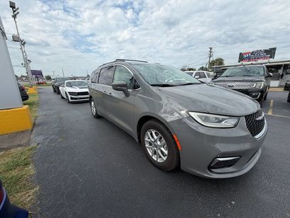 Used 2022 Chrysler Pacifica Touring-L