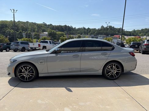 Used 2023 BMW 330e xDrive w/ M Sport Package AWD/4WD image 5