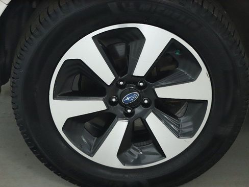 Used 2017 Subaru Forester 2.5i Premium w/ All-Weather Package image 38