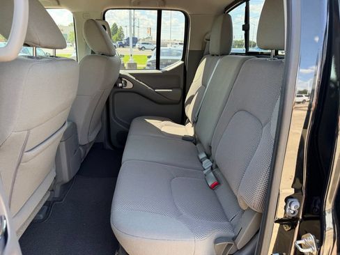 Used 2019 Nissan Frontier SV RWD image 11