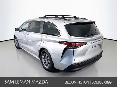 Used 2021 Toyota Sienna XLE w/ XLE Plus Package image 5