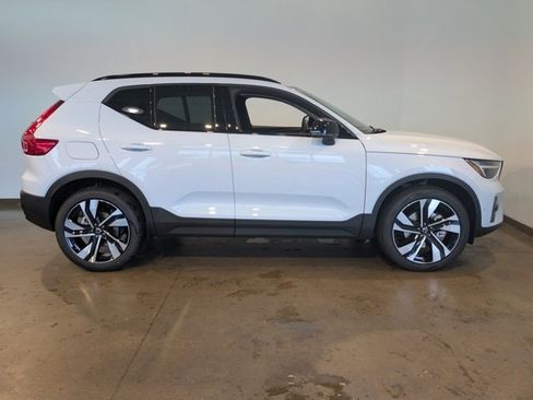 New 2026 Volvo XC40 B5 Ultra w/ Protection Package Premier image 6