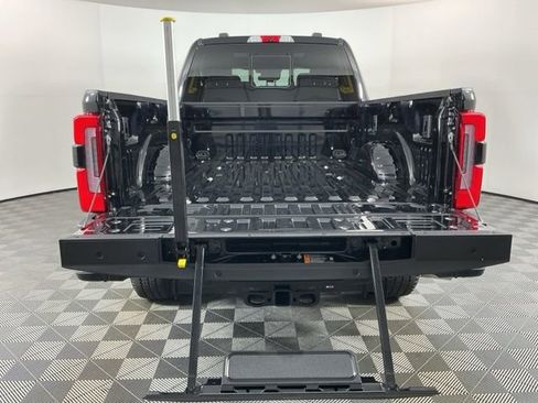 Used 2023 Ford F350 Platinum w/ FX4 Off-Road Package AWD/4WD image 8