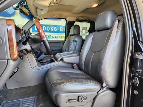 Used 2003 GMC Sierra 2500 SLT w/ SLT Preferred Equipment Group image 4