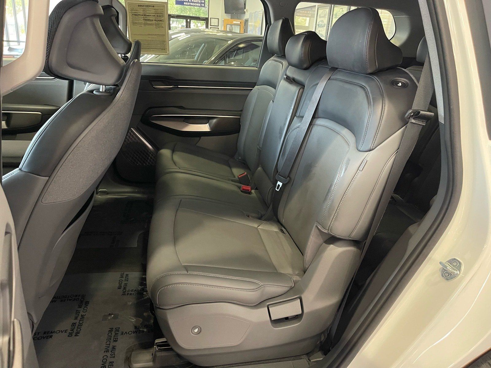 Used 2024 Kia EV9 Light RWD image 32