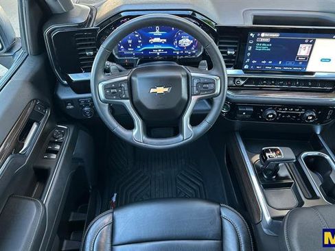 Used 2025 Chevrolet Silverado 1500 LT image 17