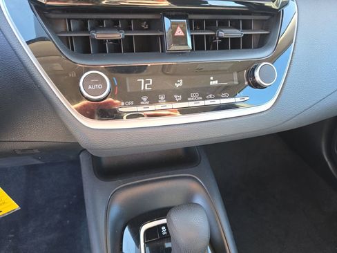 Used 2023 Toyota Corolla LE image 28
