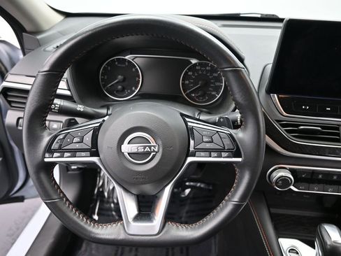 Used 2023 Nissan Altima 2.5 SR w/ SR Premium Package image 21