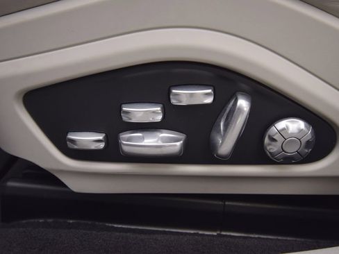 Used 2017 Porsche Panamera Turbo image 28