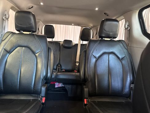 Used 2022 Chrysler Pacifica Touring-L FWD image 21