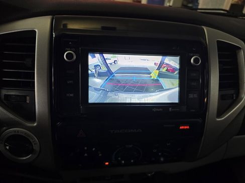 Used 2015 Toyota Tacoma 4x4 Double Cab w/ TRD Off-Road Package image 21