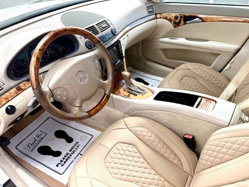 Used 2005 Mercedes-Benz E 320 Sedan image 9
