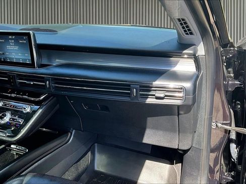 Used 2021 Lincoln Corsair AWD w/ Premium Package image 17