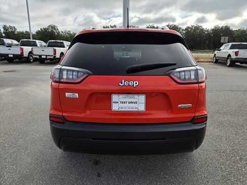 Used 2021 Jeep Cherokee Latitude FWD image 10