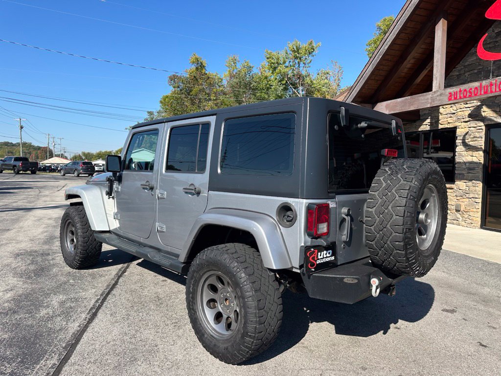 Used 2014 Jeep Wrangler Unlimited Sahara w/ Connectivity Group AWD/4WD image 3