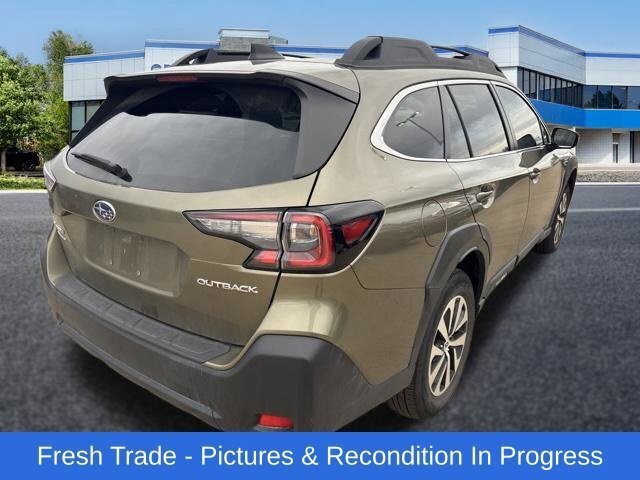 Certified 2025 Subaru Outback Premium AWD/4WD image 6