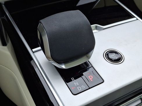 New 2026 Land Rover Range Rover SE image 13